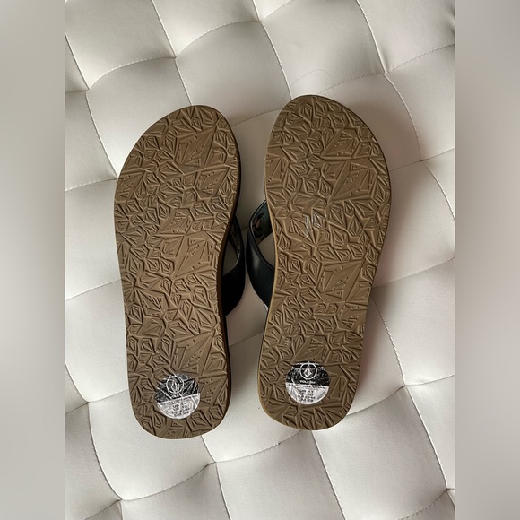 Volcom sandals - Picture 2 of 2